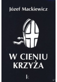 W cieniu krzyża