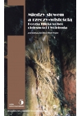 Między słowem i rzeczywistością