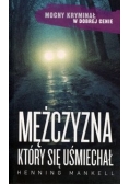 Mężczyzn który się uśmiechał