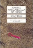 Kobieta która wpadła na drzwi