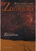Wszechświat ludzi o długich oczach zdziwienia Nowa