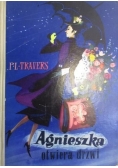 Agnieszka otwiera drzwi