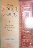 Przez starą szafę