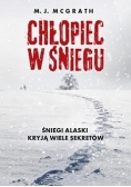Chłopiec w śniegu