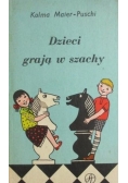 Dzieci grają w szachy