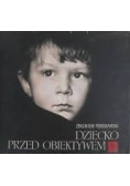 Dziecko przed obiektywem