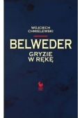 Belweder gryzie w rękę