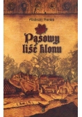 Pąsowy liść klonu