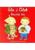 Ela i Olek bawią się