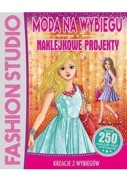 Fashion Studio. Moda na wybiegu. Naklejkowe...