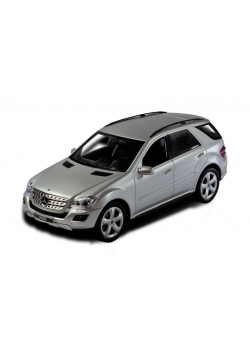 Samochód sterowany Mercedes-Benz ML500 skala 1:16