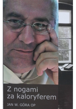 Za nogami za kaloryferem